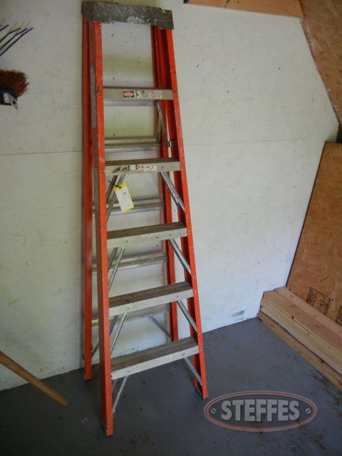 Keller 976 6- fiberglass step ladder_1.JPG